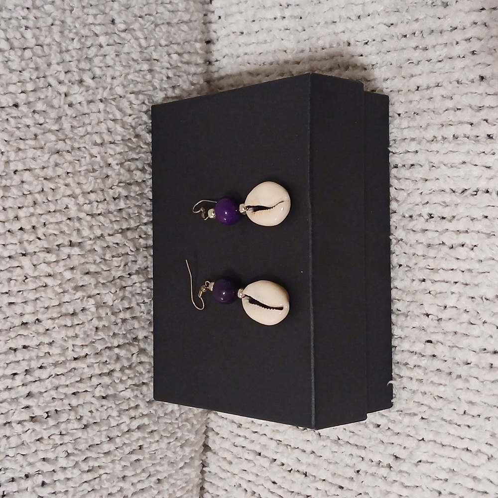 Cowrie Shell and Purple Bead Statement 3-piece Set - Picture 3 of 4
